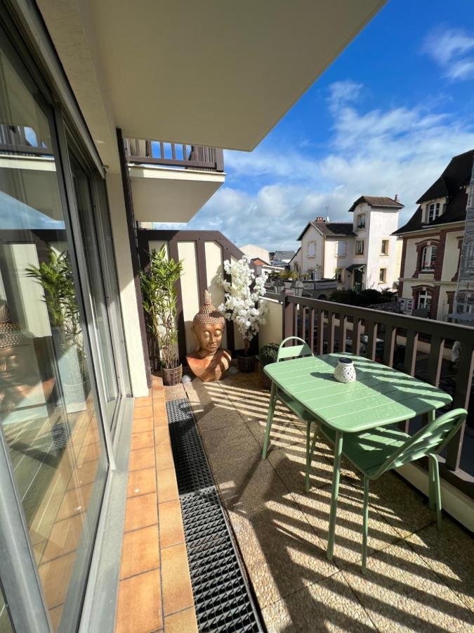 Appartement Hyper Centre De Cabourg Avec Balcon ภายนอก รูปภาพ