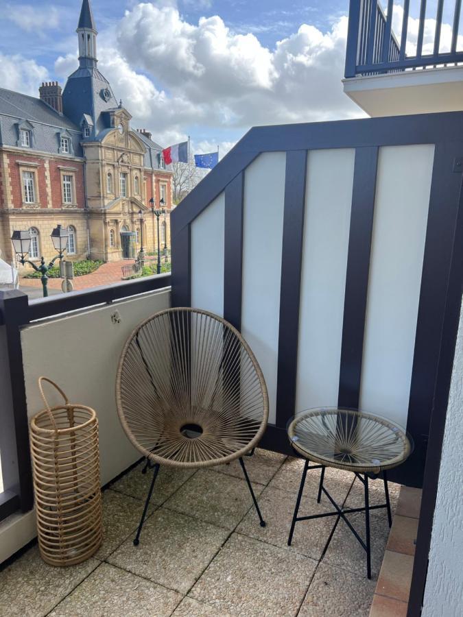 Appartement Hyper Centre De Cabourg Avec Balcon ภายนอก รูปภาพ